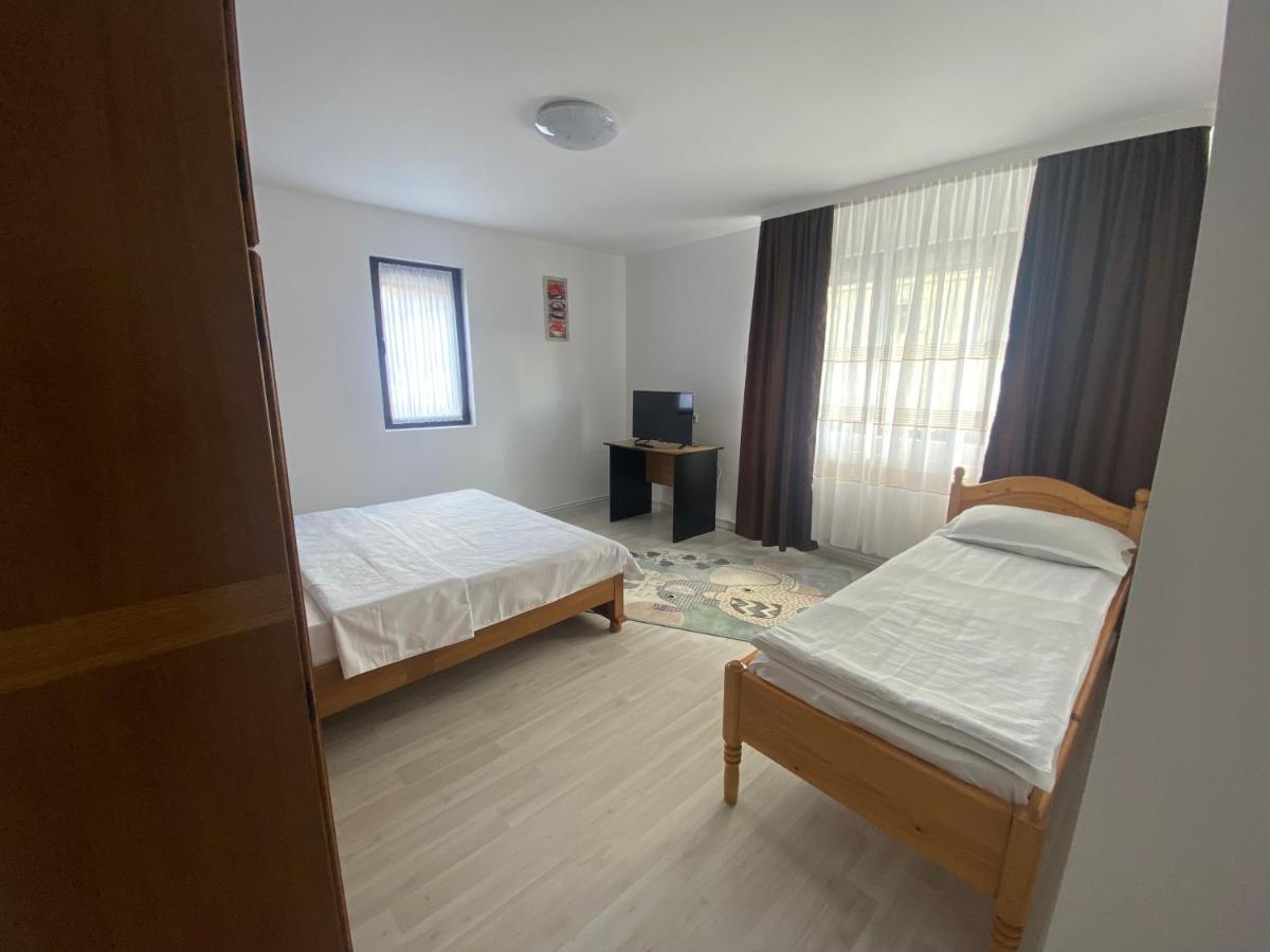 Casa Laur Hotel Mînăstirea Humorului Bagian luar foto